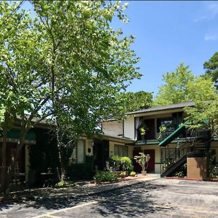 Jacuzzi Suite 204 - Tradewinds Eureka Springs Exterior foto